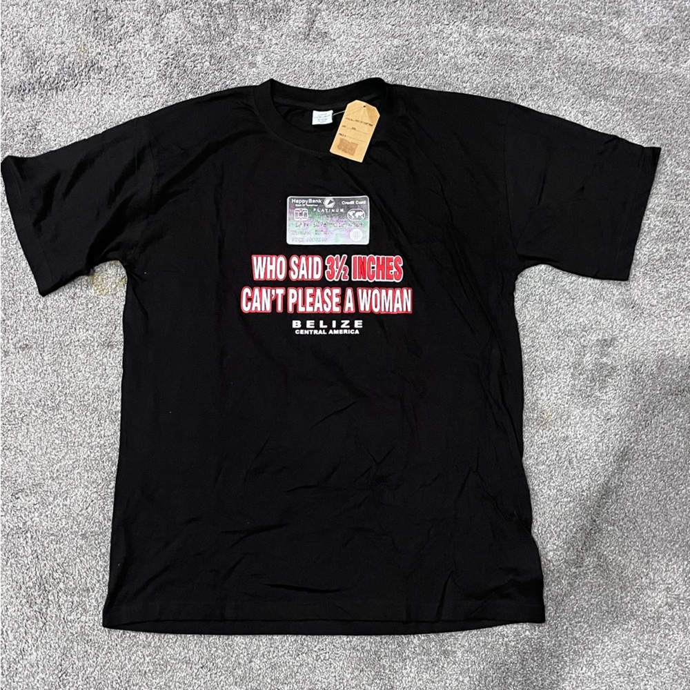Black Graphic Tee by - Picture 5 of 5